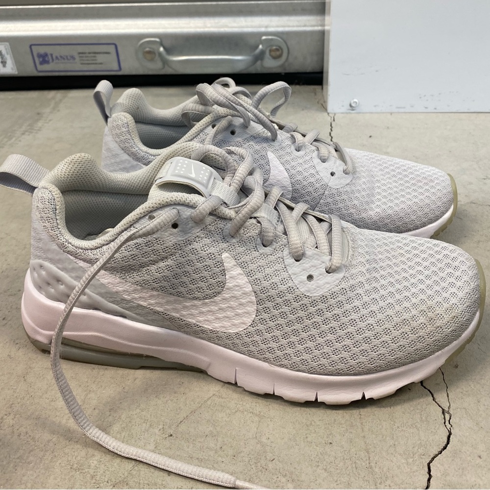 Nike Court Lite Women’s Sneakers 6.5 - Picture 3 of 5